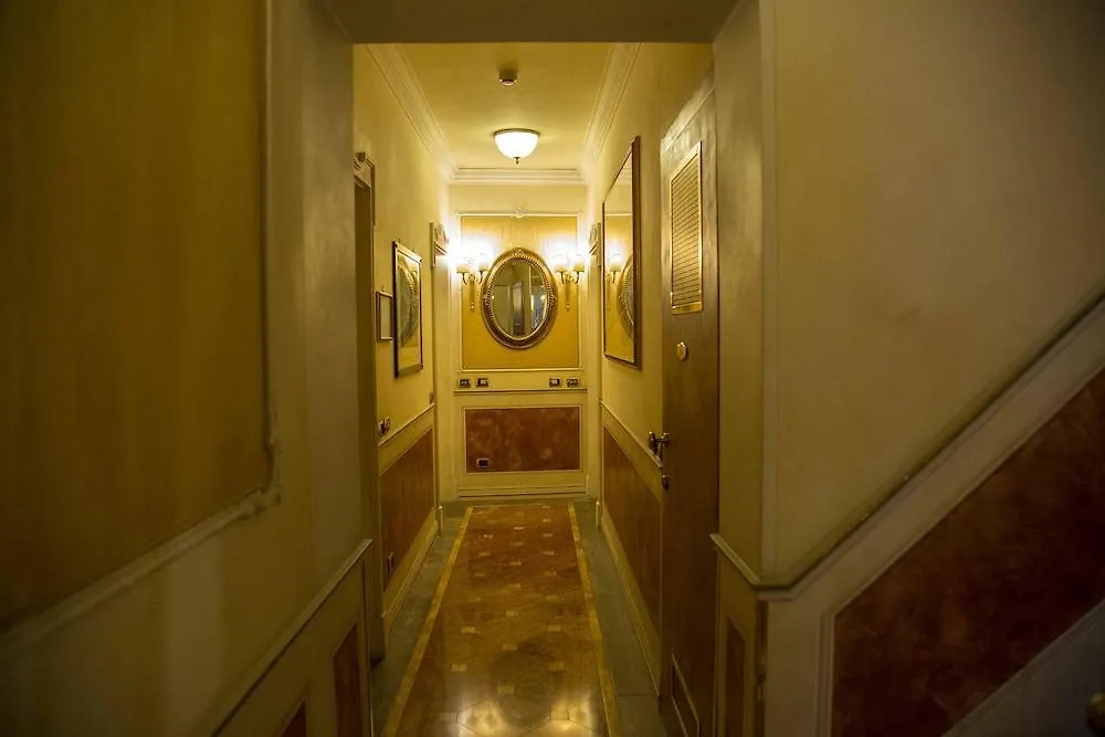 ****  Petit Palais Hotel De Charme Milano Italia