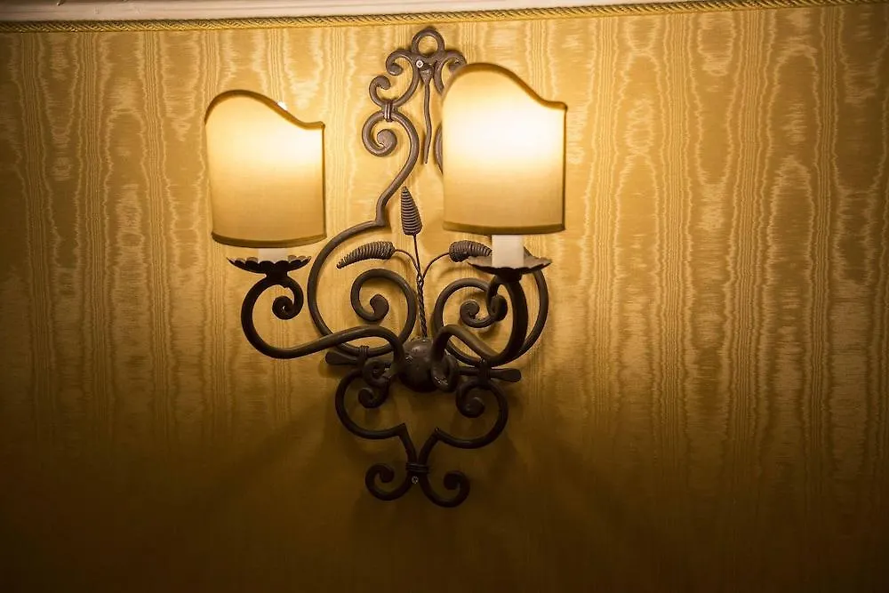 Petit Palais Hotel De Charme Milano Italia