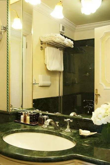 ****  Petit Palais Hotel De Charme Milão Itália